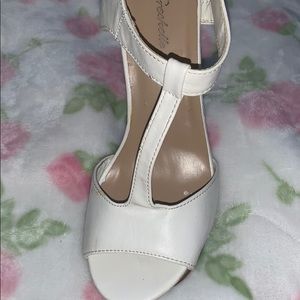 Women’s Breckelle’s heeled sandals
